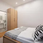 Apartman S6- Boutique Suites, Location By Bqa